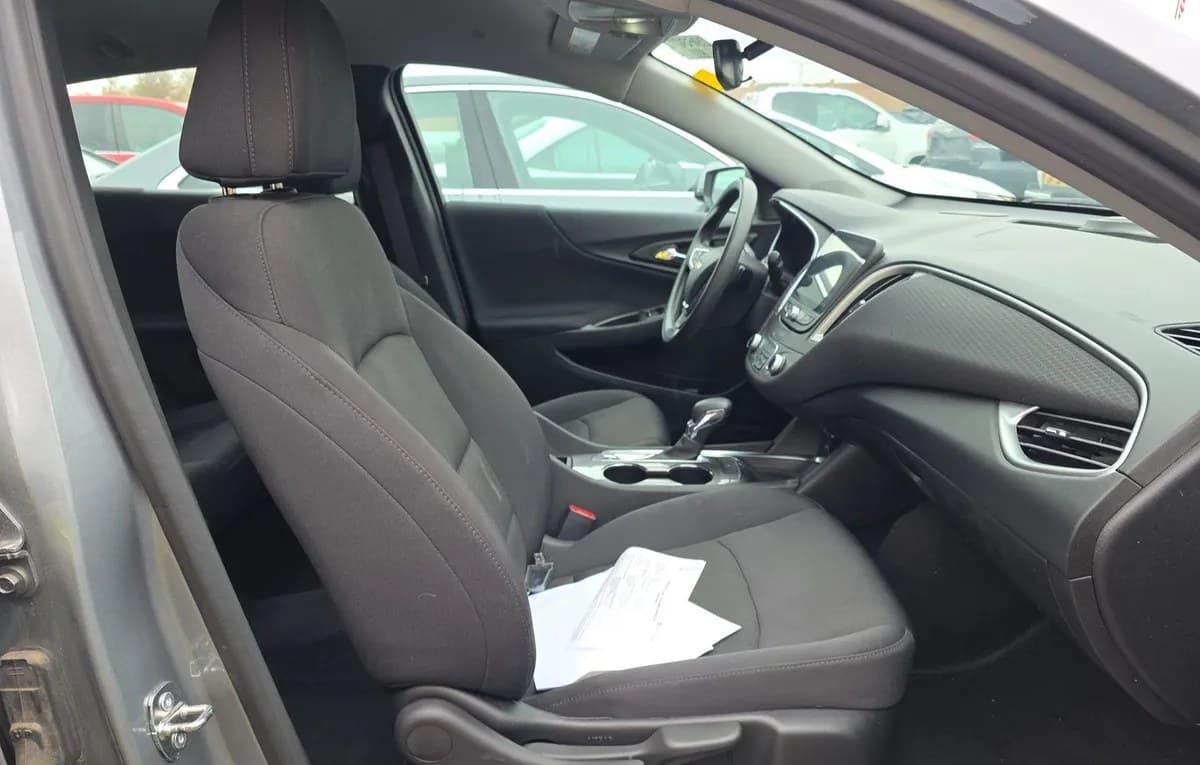 2023 CHEVROLET MALIBU LT 5