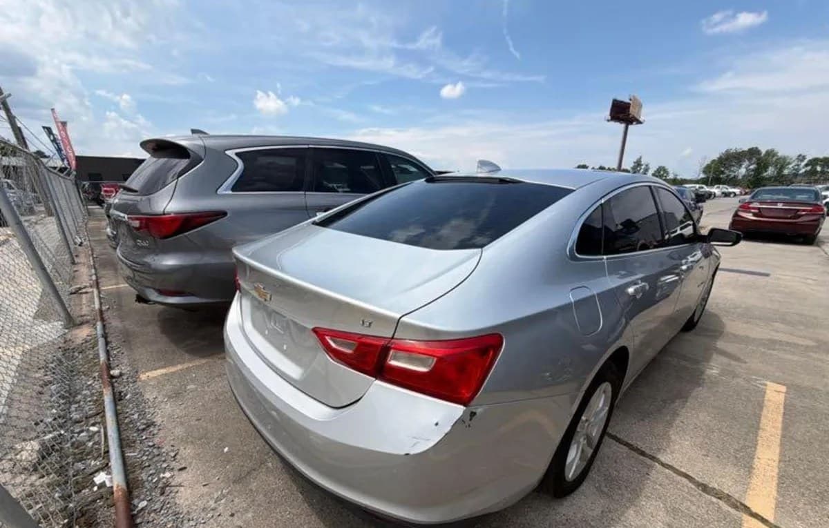 2017 CHEVROLET MALIBU LT 2