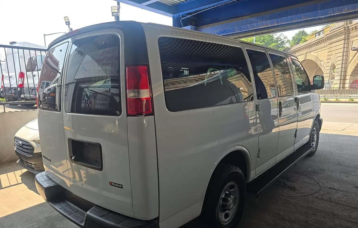 2017 CHEVROLET EXPRESS 2500 LS 4
