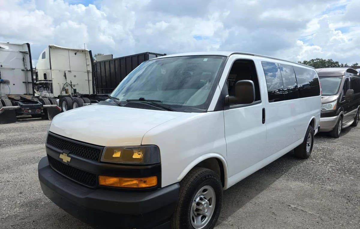 2023 CHEVROLET EXPRESS 3500 LS 2