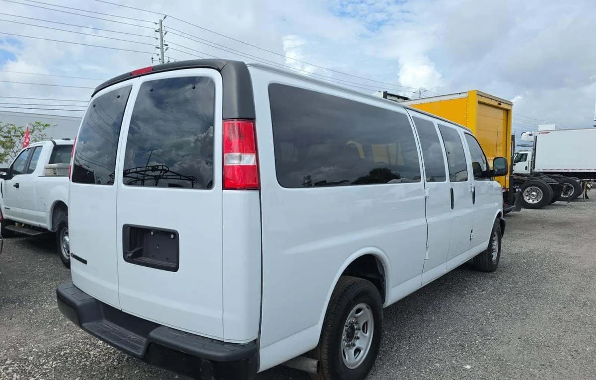 2023 CHEVROLET EXPRESS 3500 LS 4