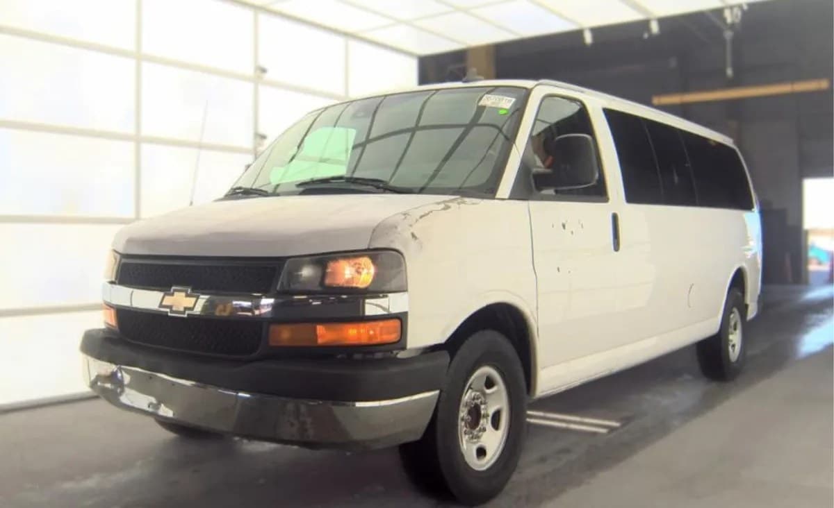 2019 CHEVROLET EXPRESS 3500 LT 2