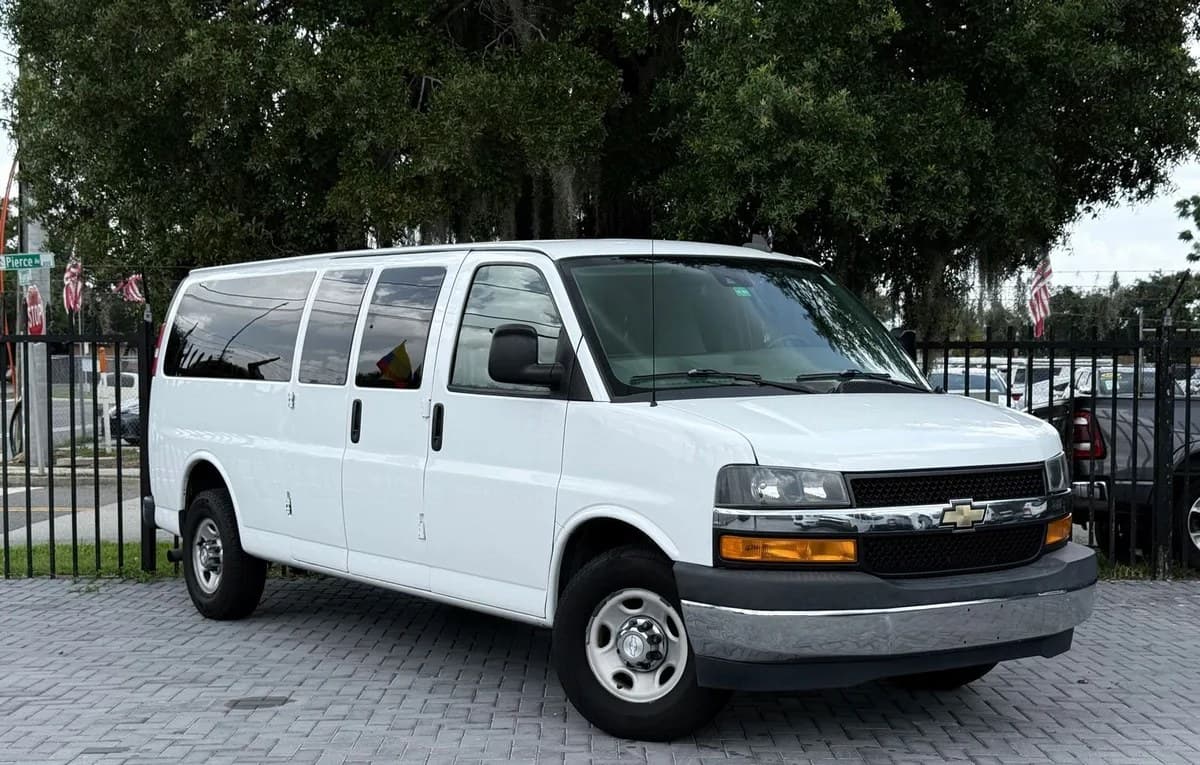 2019 CHEVROLET EXPRESS 3500 LT 2