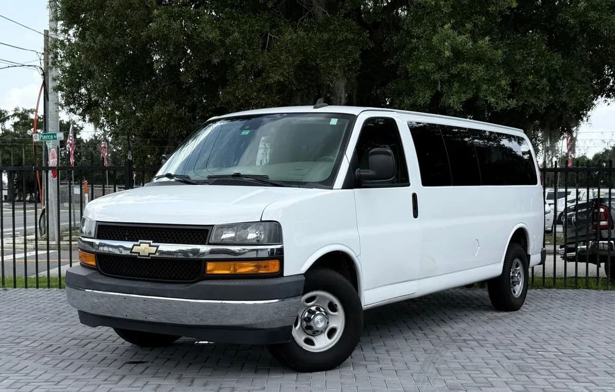 2019 CHEVROLET EXPRESS 3500 LT 4