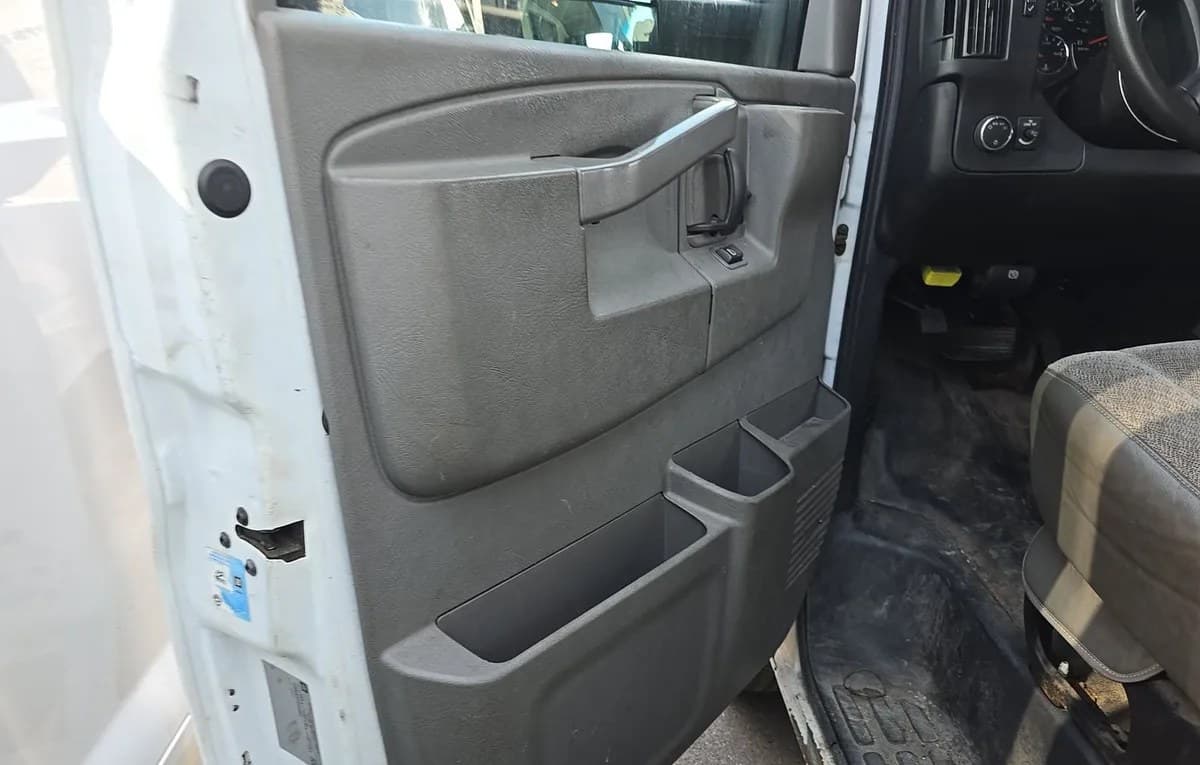 2017 CHEVROLET EXPRESS 3500 CUTAWAY 1WT 6