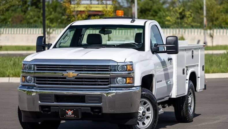 2017 CHEVROLET SILVERADO 3500HD CAB CHASSIS WT REGULAR CAB 1WT DRW 4