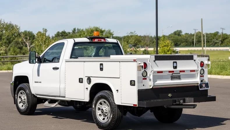 2017 CHEVROLET SILVERADO 3500HD CAB CHASSIS WT REGULAR CAB 1WT DRW 5