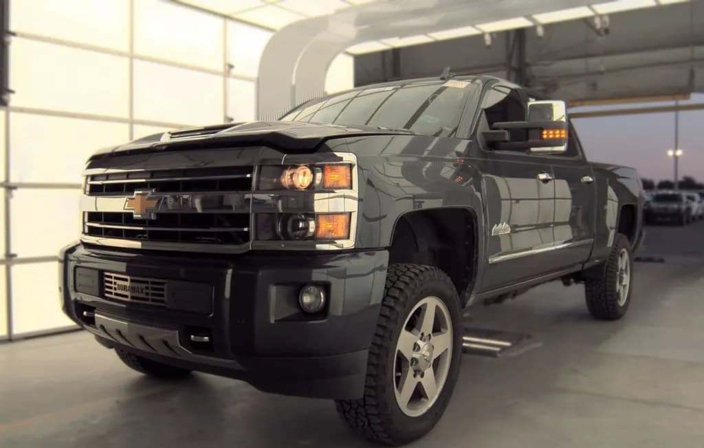 2019 CHEVROLET SILVERADO 2500HD HIGH COUNTRY CREW CAB MEDIUM BED 3LZ