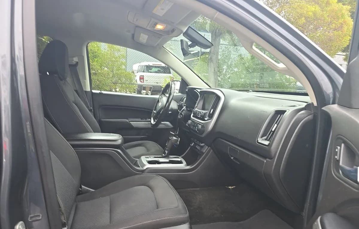 2017 CHEVROLET COLORADO LT CREW CAB MEDIUM BED 2LT 5