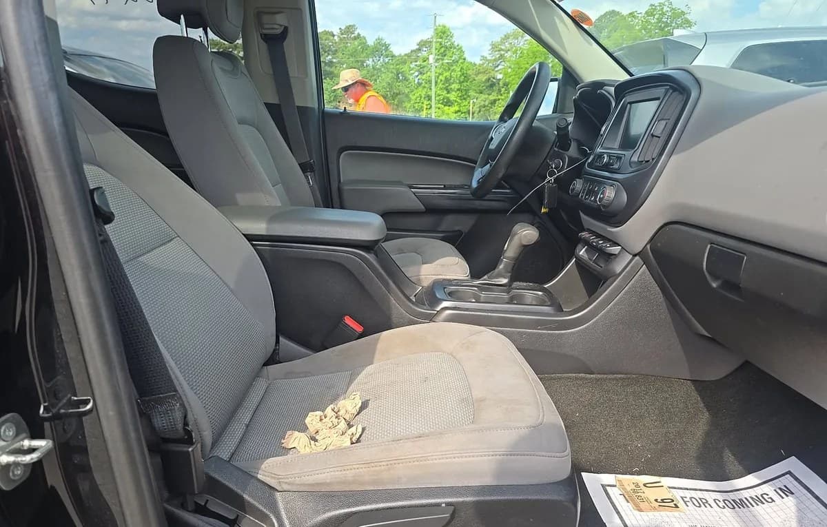 2017 CHEVROLET COLORADO WT CREW CAB MEDIUM BED 4WT 5