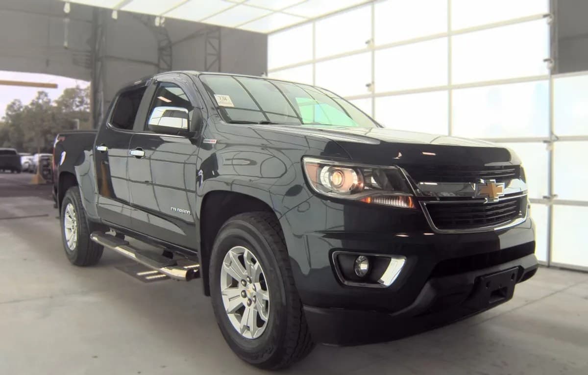 2017 CHEVROLET COLORADO LT CREW CAB MEDIUM BED 4LT 4