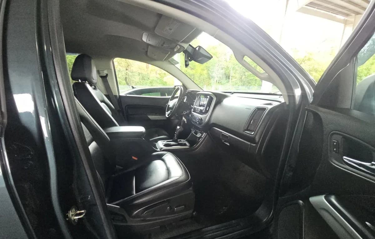 2017 CHEVROLET COLORADO LT CREW CAB MEDIUM BED 4LT 5