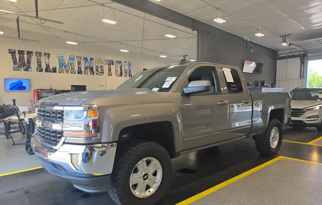 2017 CHEVROLET SILVERADO 1500 LT EXTENDED CAB MEDIUM BED 1LT 1