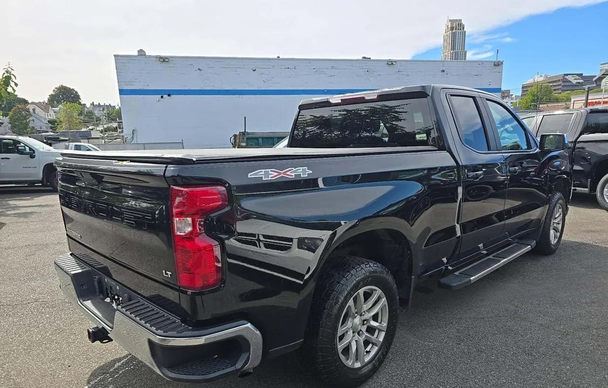 2020 CHEVROLET SILVERADO 1500 LT EXTENDED CAB MEDIUM BED 1LT 4