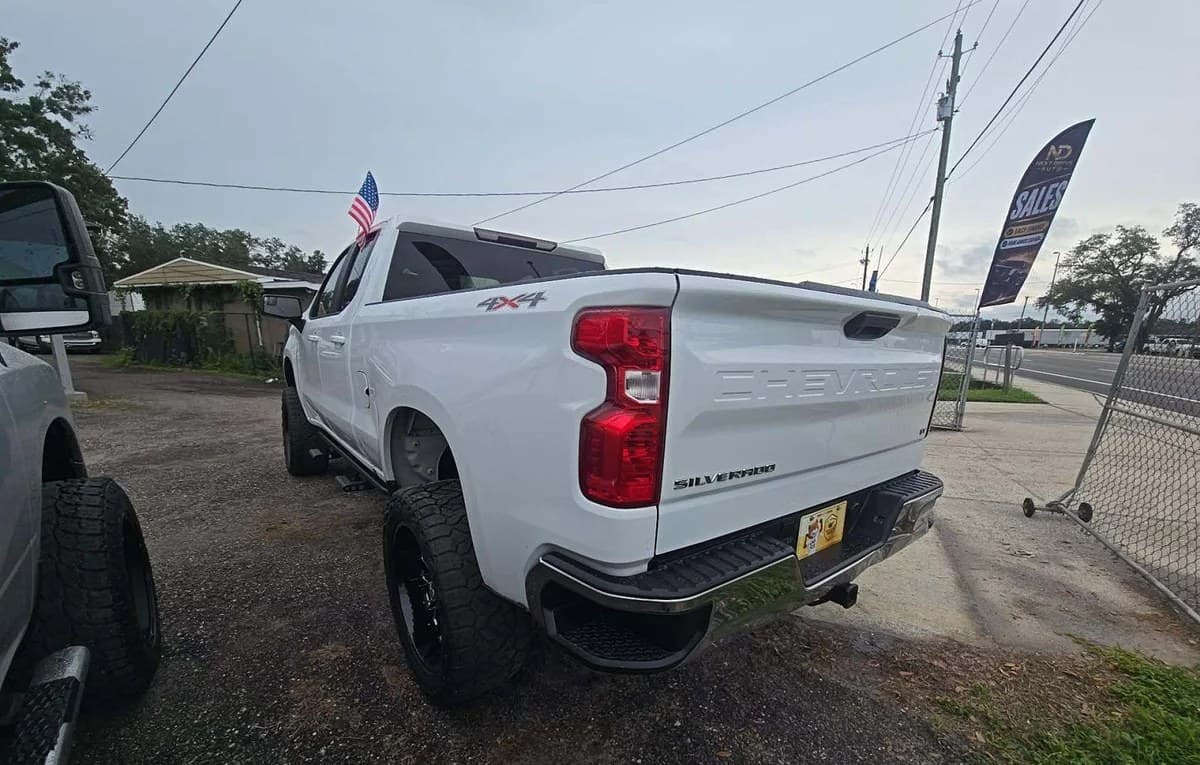 2020 CHEVROLET SILVERADO 1500 LT EXTENDED CAB MEDIUM BED 1LT 3