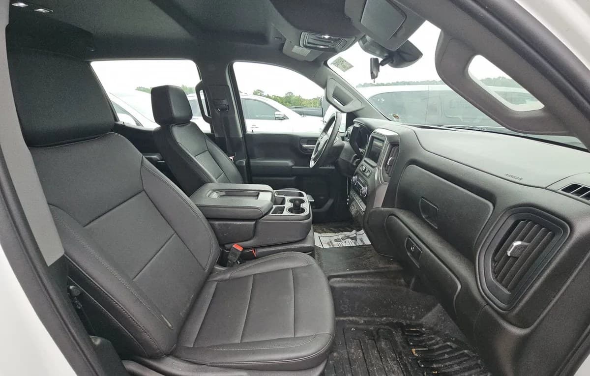 2024 CHEVROLET SILVERADO 1500 WT CREW CAB MEDIUM BED 1WT 5