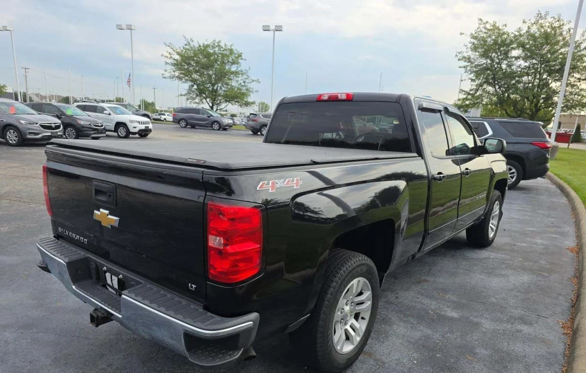 2017 CHEVROLET SILVERADO 1500 LT EXTENDED CAB MEDIUM BED 1LT 4