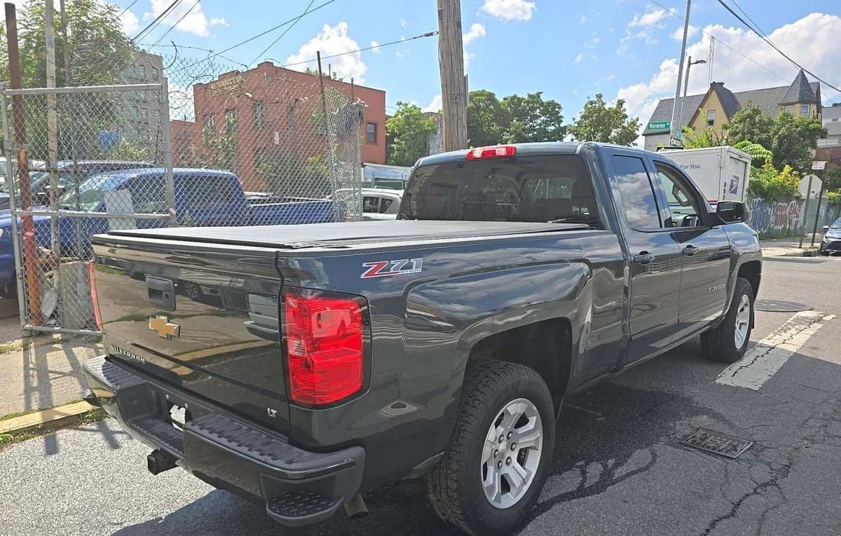 2017 CHEVROLET SILVERADO 1500 LT Z71 EXTENDED CAB MEDIUM BED 2LT 4