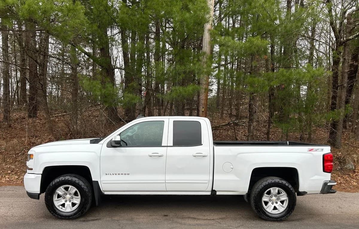 2017 CHEVROLET SILVERADO 1500 LT Z71 EXTENDED CAB MEDIUM BED 2LT 3