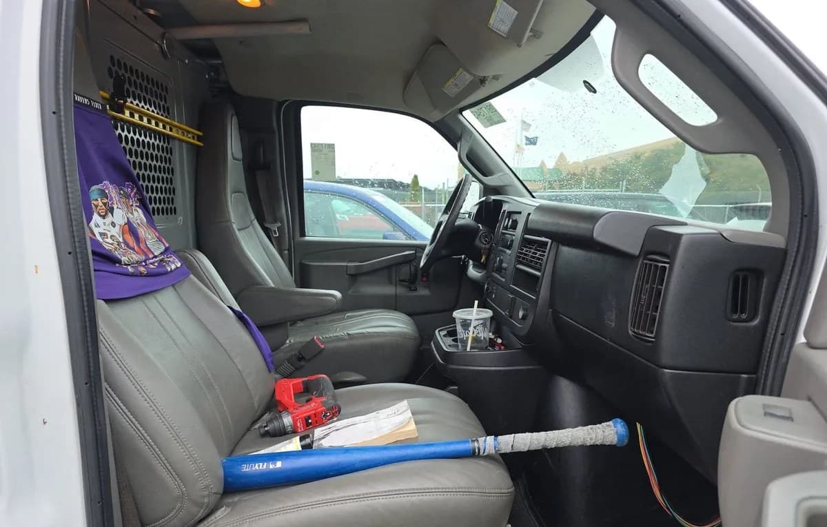2017 CHEVROLET EXPRESS 2500 CARGO VAN 1WT 135.0" WB 5