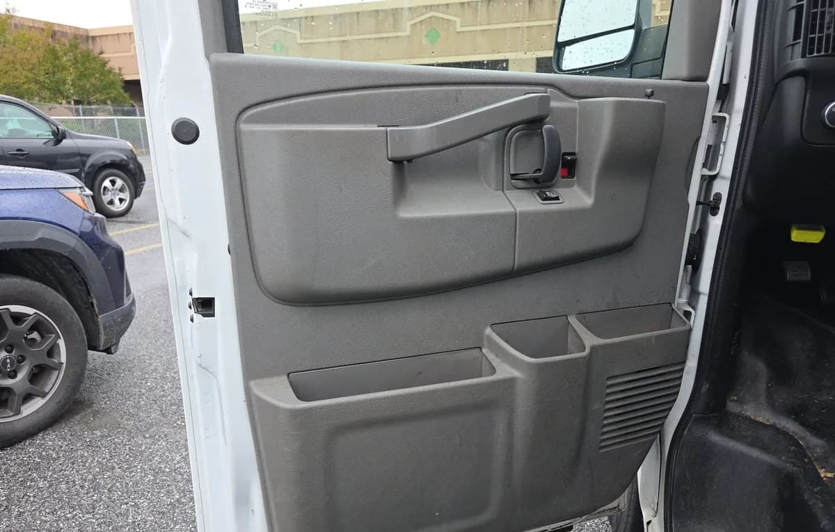 2017 CHEVROLET EXPRESS 2500 CARGO VAN 1WT 135.0" WB 6