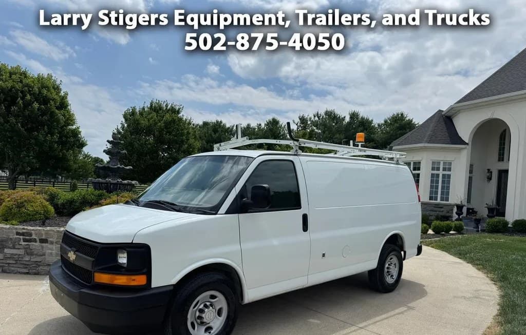 2017 CHEVROLET EXPRESS 2500 CARGO VAN 1WT 135.0" WB