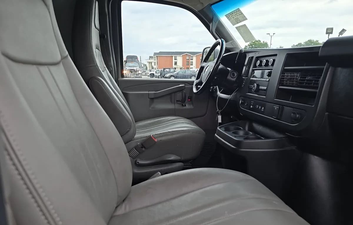 2021 CHEVROLET EXPRESS 2500 CARGO VAN 1WT 135.2" WB 5