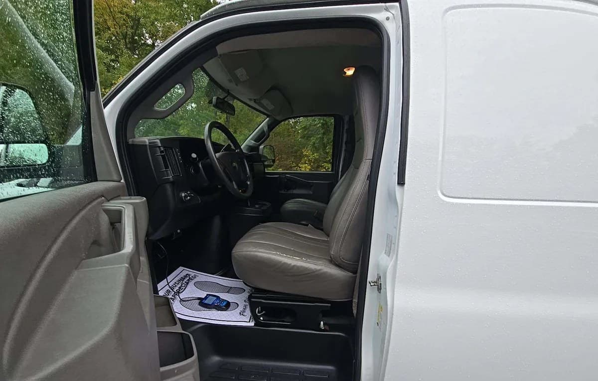 2019 CHEVROLET EXPRESS 2500 CARGO VAN 1WT 4