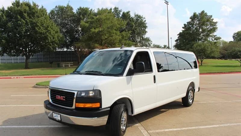 2025 GMC SAVANA 3500 PASSENGER VAN LT 1LT 155.1" WB