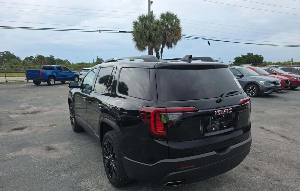 2023 GMC ACADIA SLE 3