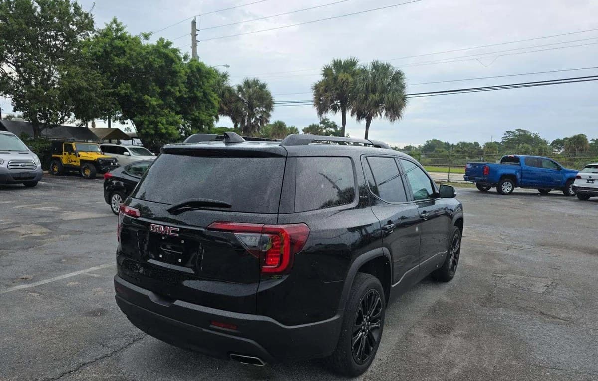 2023 GMC ACADIA SLE 4