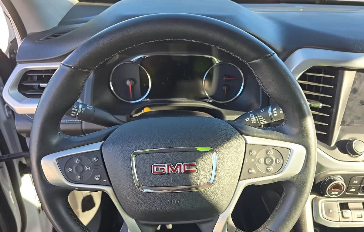 2023 GMC ACADIA SLT 7
