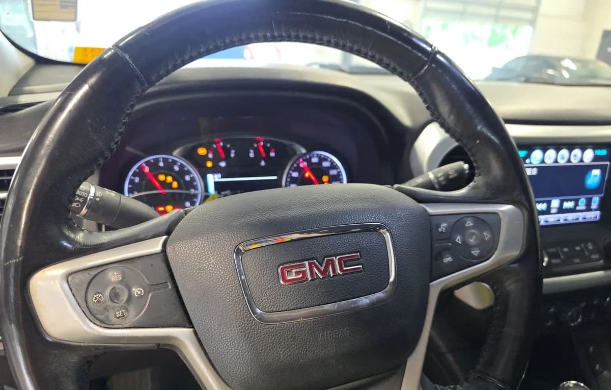 2017 GMC ACADIA SLT 6