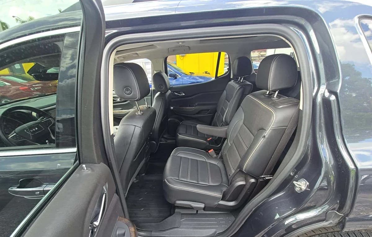 2021 GMC ACADIA Denali 7
