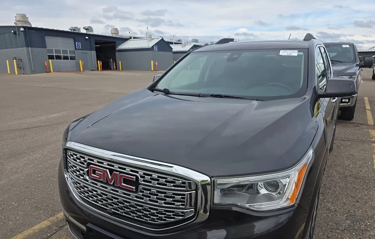 2017 GMC ACADIA DENALI 5SA 3