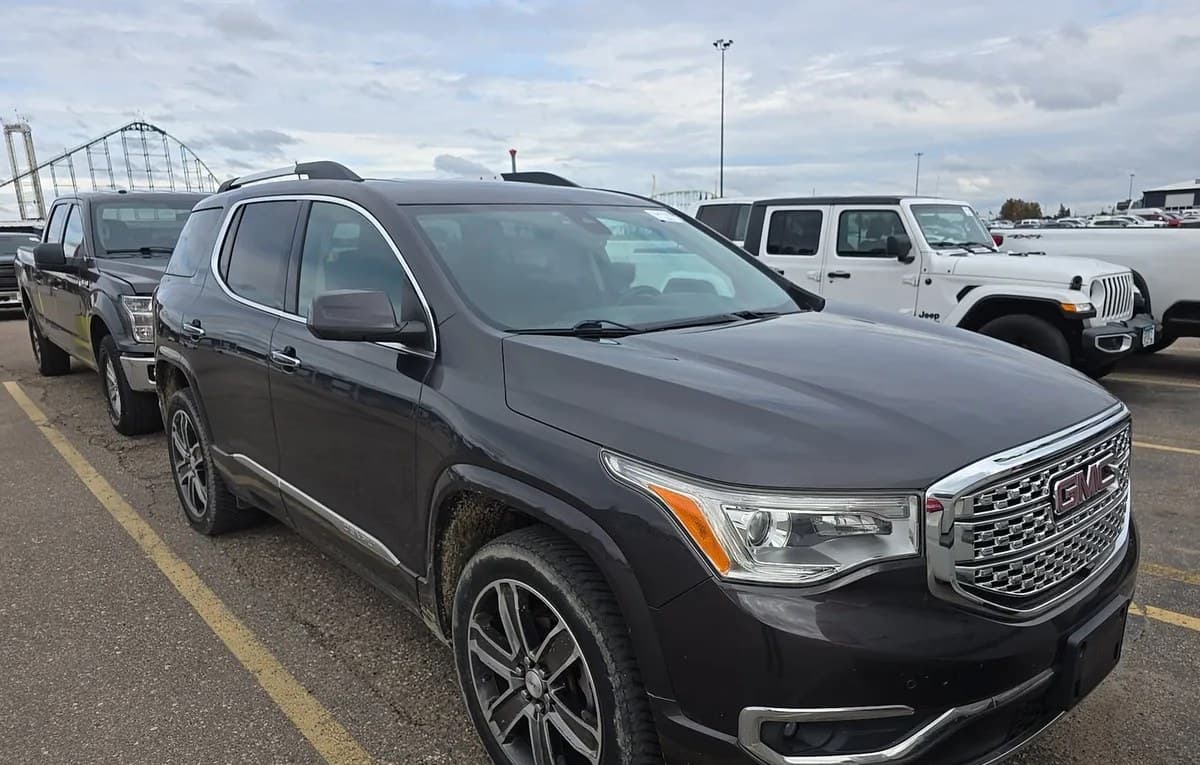 2017 GMC ACADIA DENALI 5SA 4