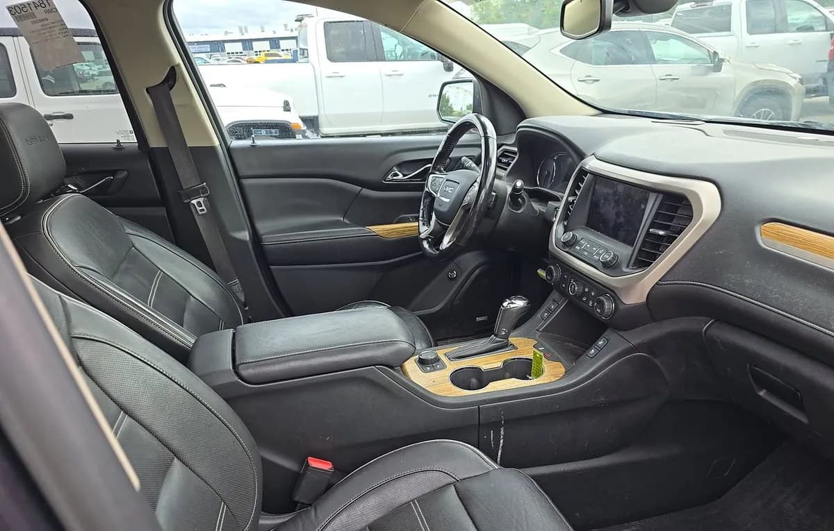 2017 GMC ACADIA DENALI 5SA 5