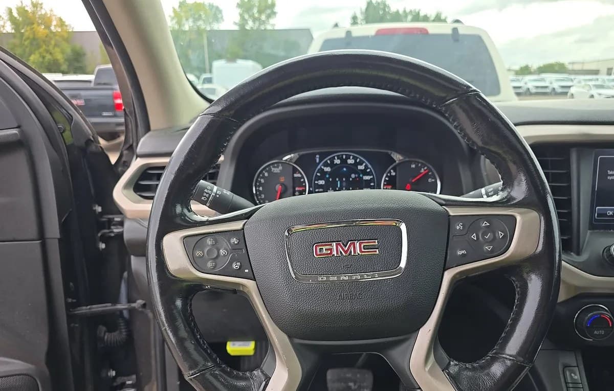 2017 GMC ACADIA DENALI 5SA 7