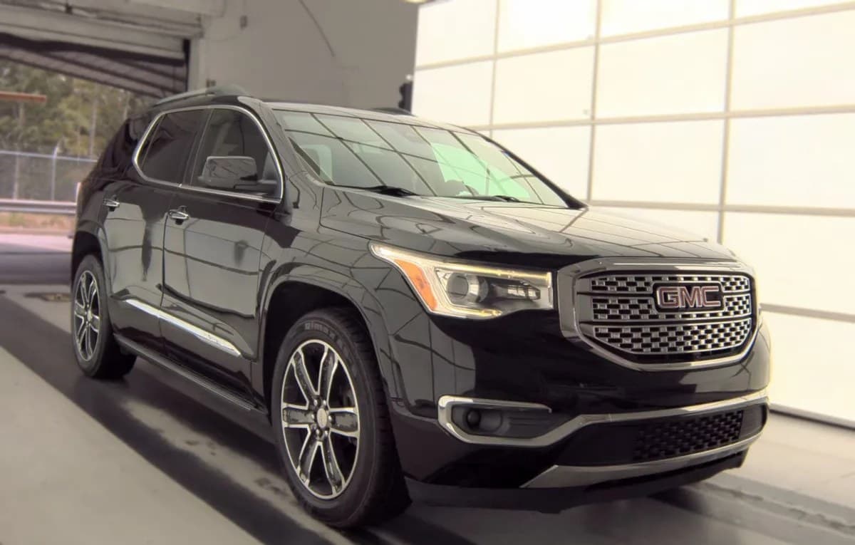 2017 GMC ACADIA Denali 4