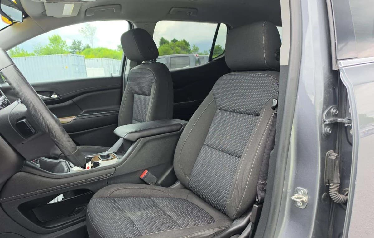 2021 GMC ACADIA SLE 4