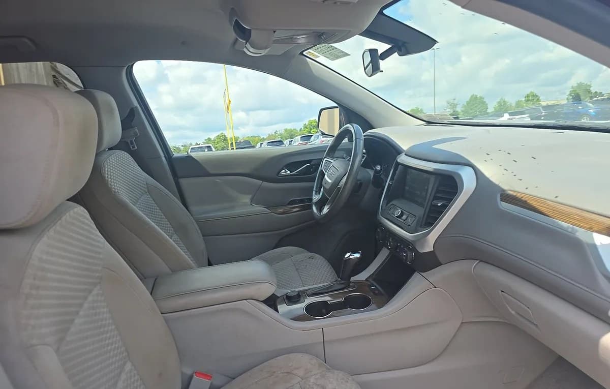 2017 GMC ACADIA SLE 4