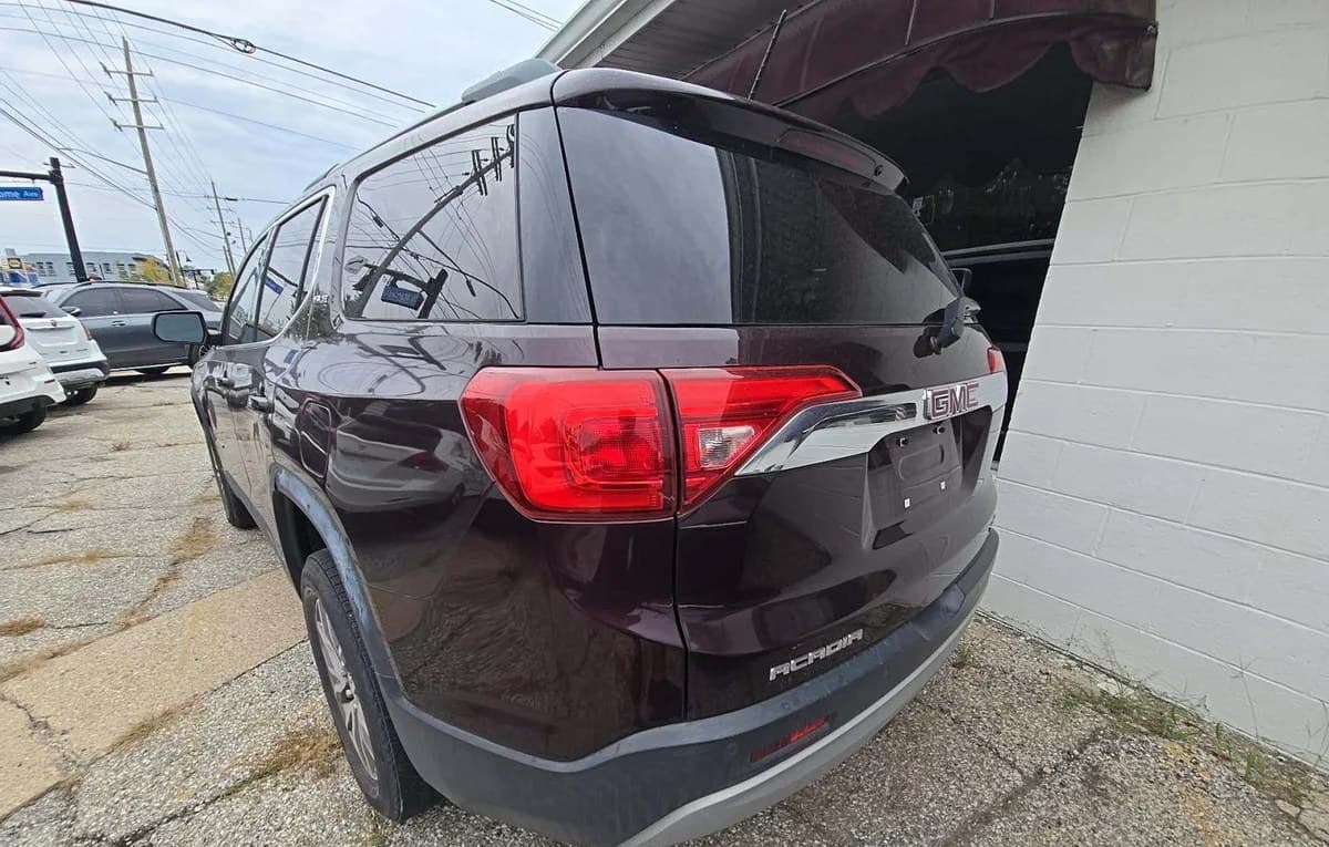 2017 GMC ACADIA SLE 2