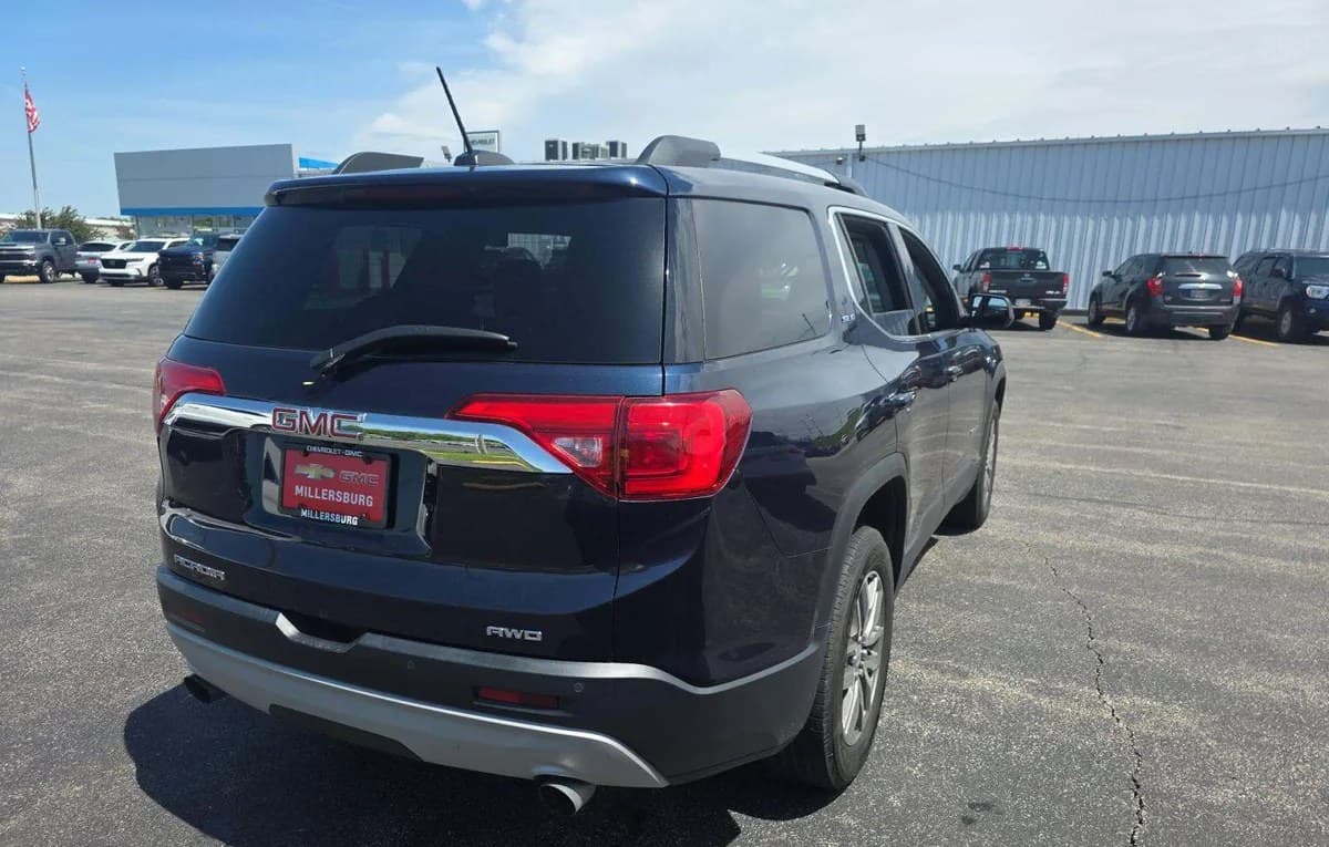 2017 GMC ACADIA SLE 4