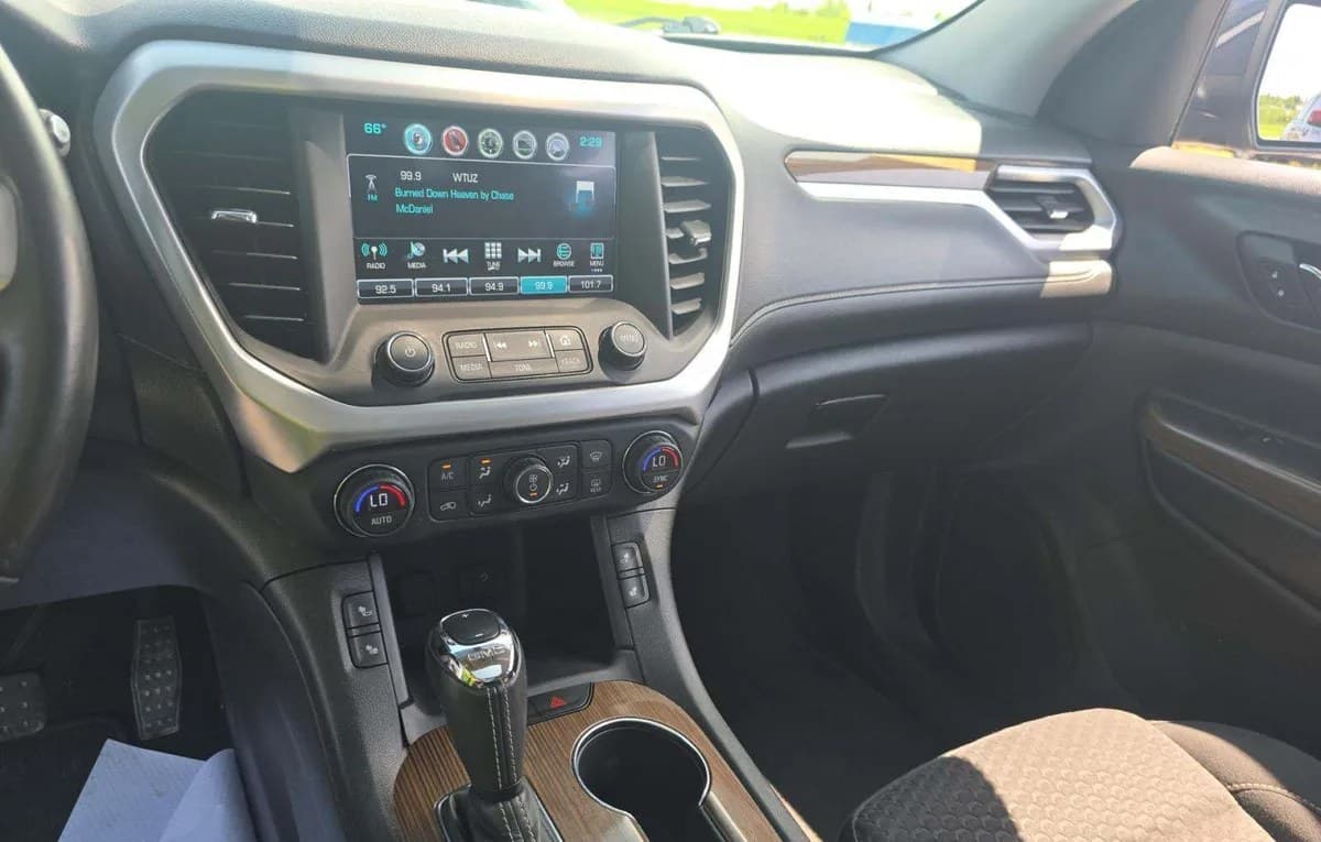 2017 GMC ACADIA SLE 7