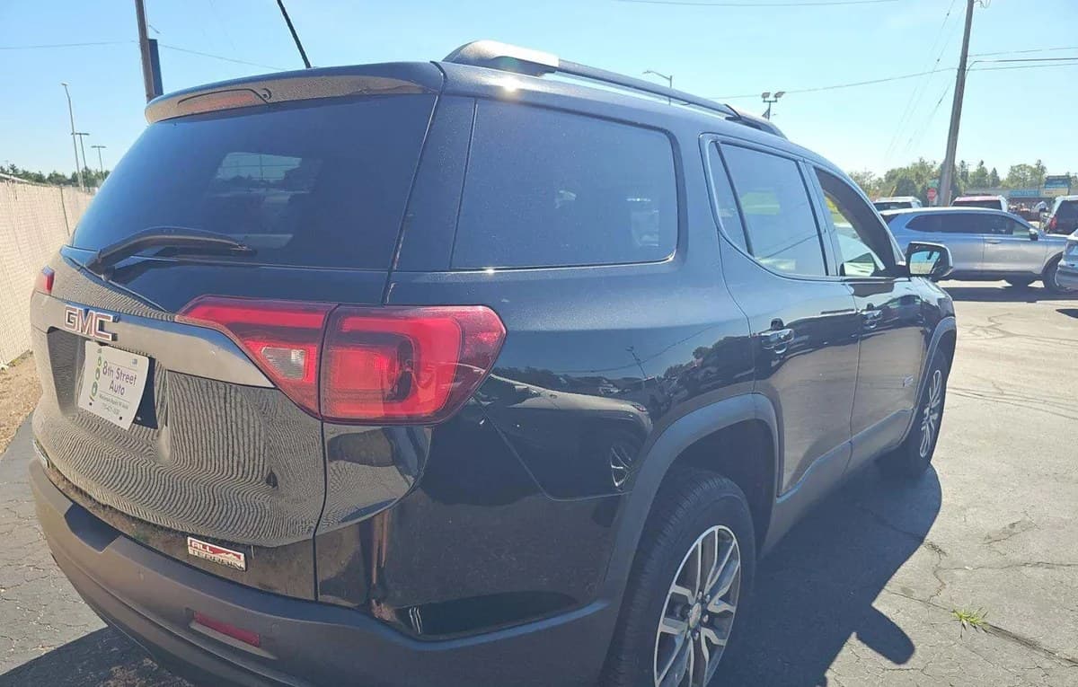 2017 GMC ACADIA SLE 4