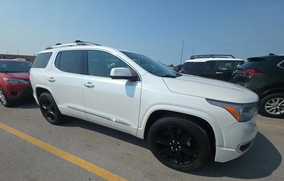 2017 GMC ACADIA Denali 4