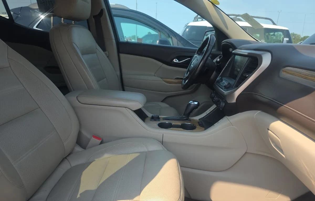 2017 GMC ACADIA Denali 5