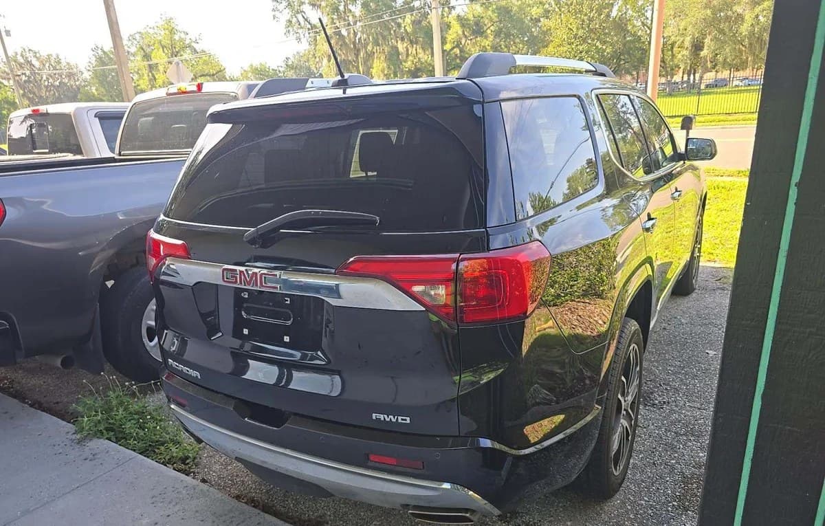 2017 GMC ACADIA Denali 4