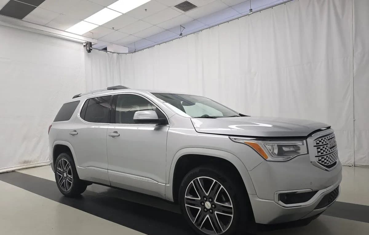 2017 GMC ACADIA DENALI 5SA 4