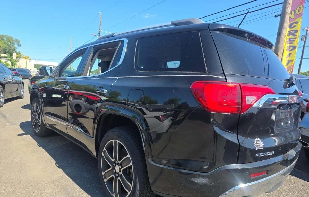 2019 GMC ACADIA Denali 3